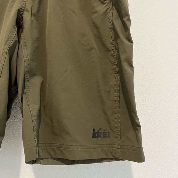 REI Cargo Shorts Mens Sz 32 Green Belted Outdoor Hiking Camping Pockets Work - Picture 2 of 7